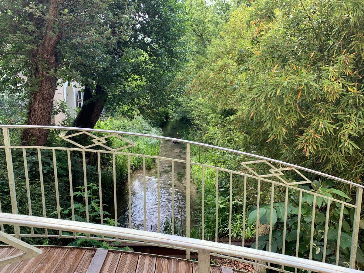 Moulin De La Roque Hotel Althen-des-Paluds Kültér fotó