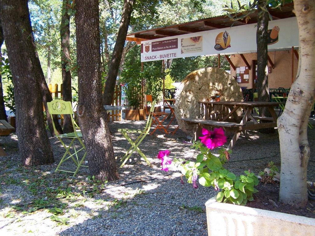 Moulin De La Roque Hotel Althen-des-Paluds Kültér fotó